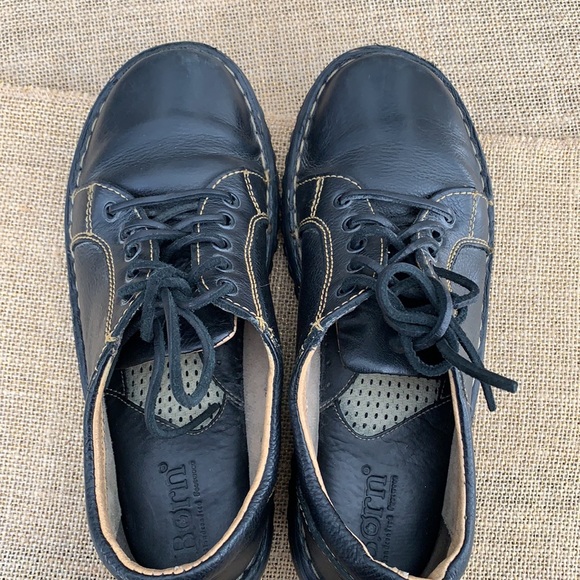 BORN Ravine walking shoe lace up nubby sole Sz 7 - Picture 7 of 7